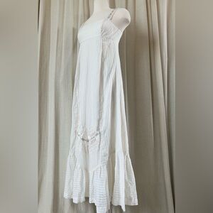 White Boho Maxi Dress – Crochet Strap Flowy Cottagecore